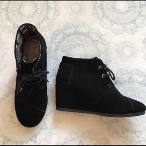 TOMS Desert Wedge Booties